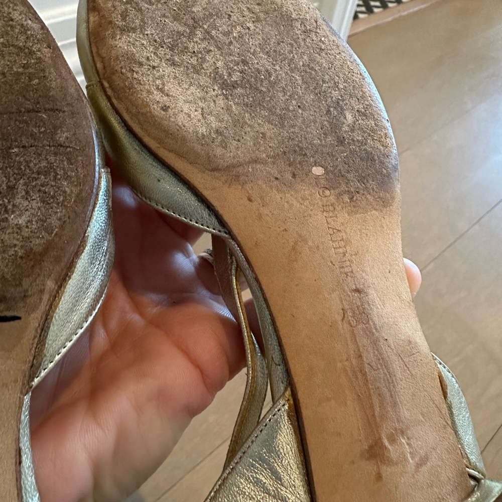 Manolo Blahnik Metallic Gold Slingback Flats - Picture 5 of 5